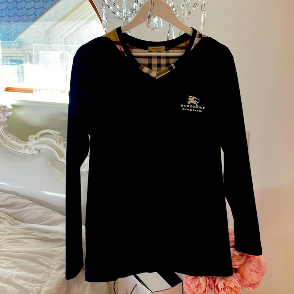 Burberry top size 2XL